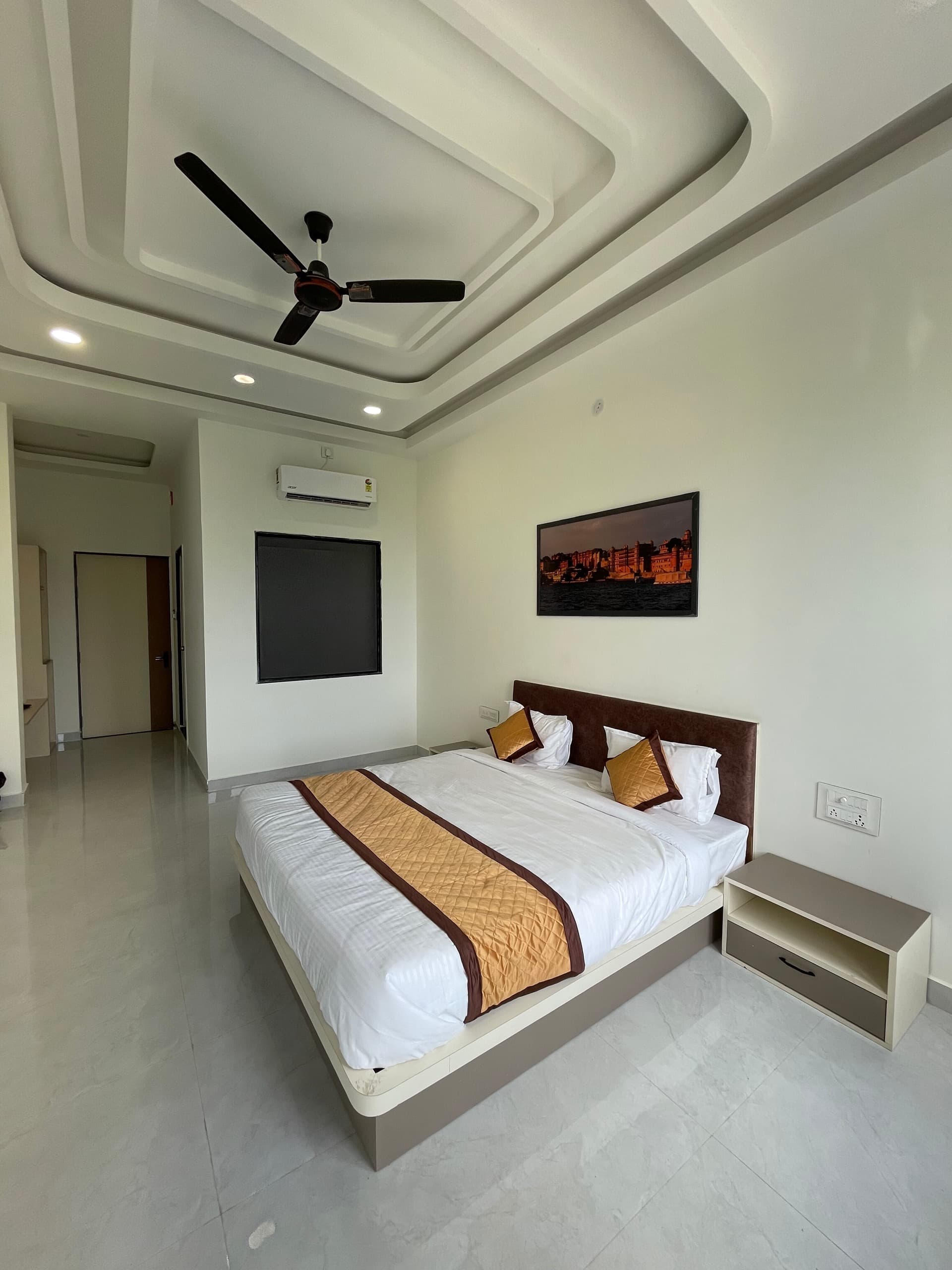 Marudhar Resort - Premium Burj View Room