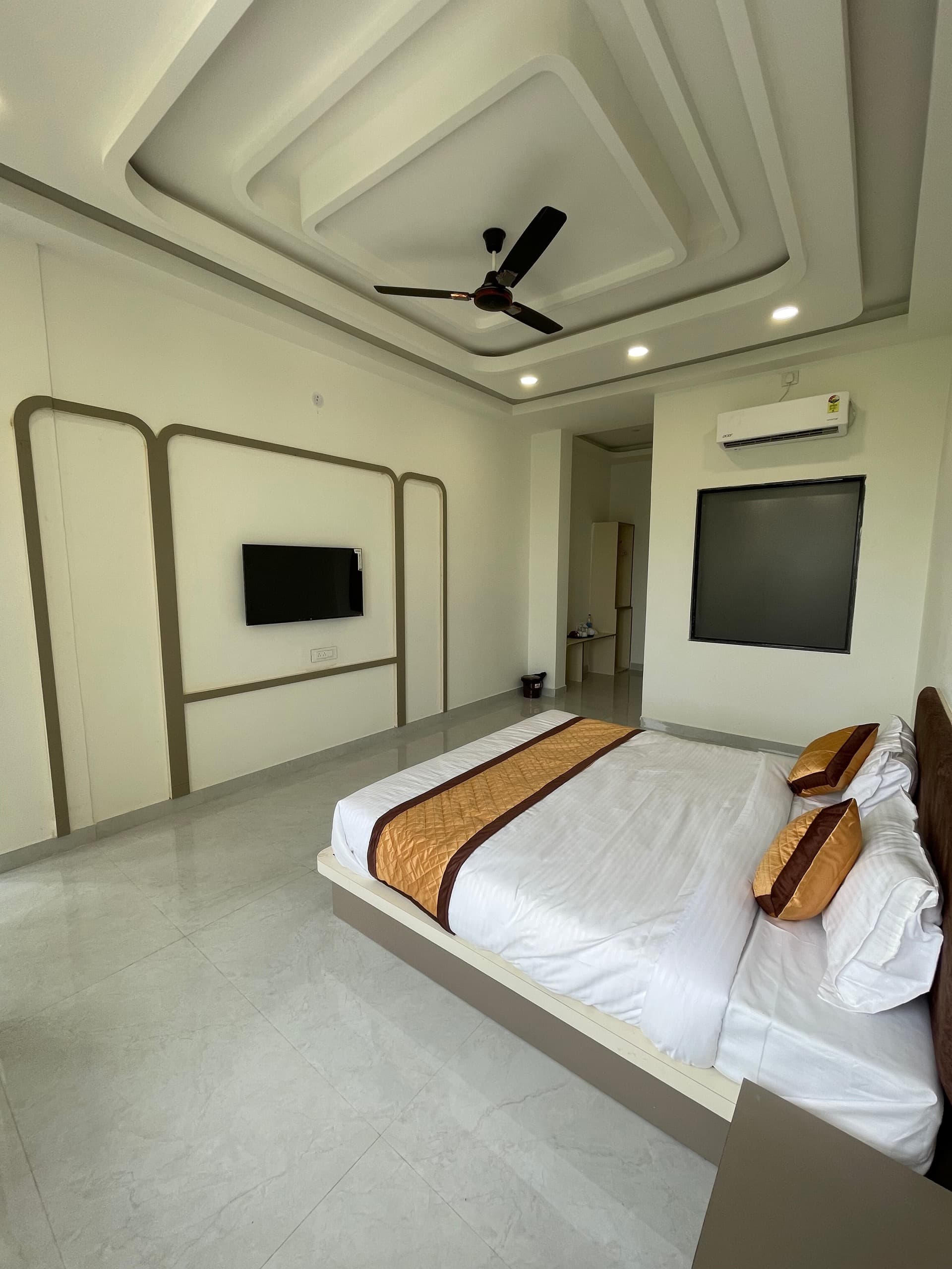 Marudhar Resort - Premium Burj View Room